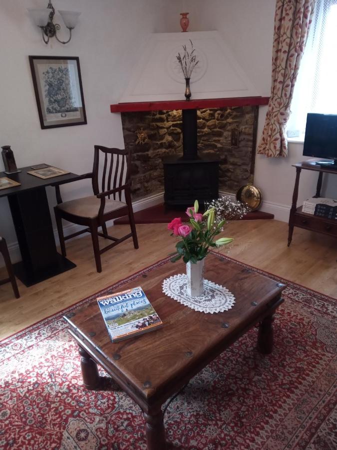 Charming, Wonderfully Cosy One Bedroom Apartment Giggleswick Extérieur photo